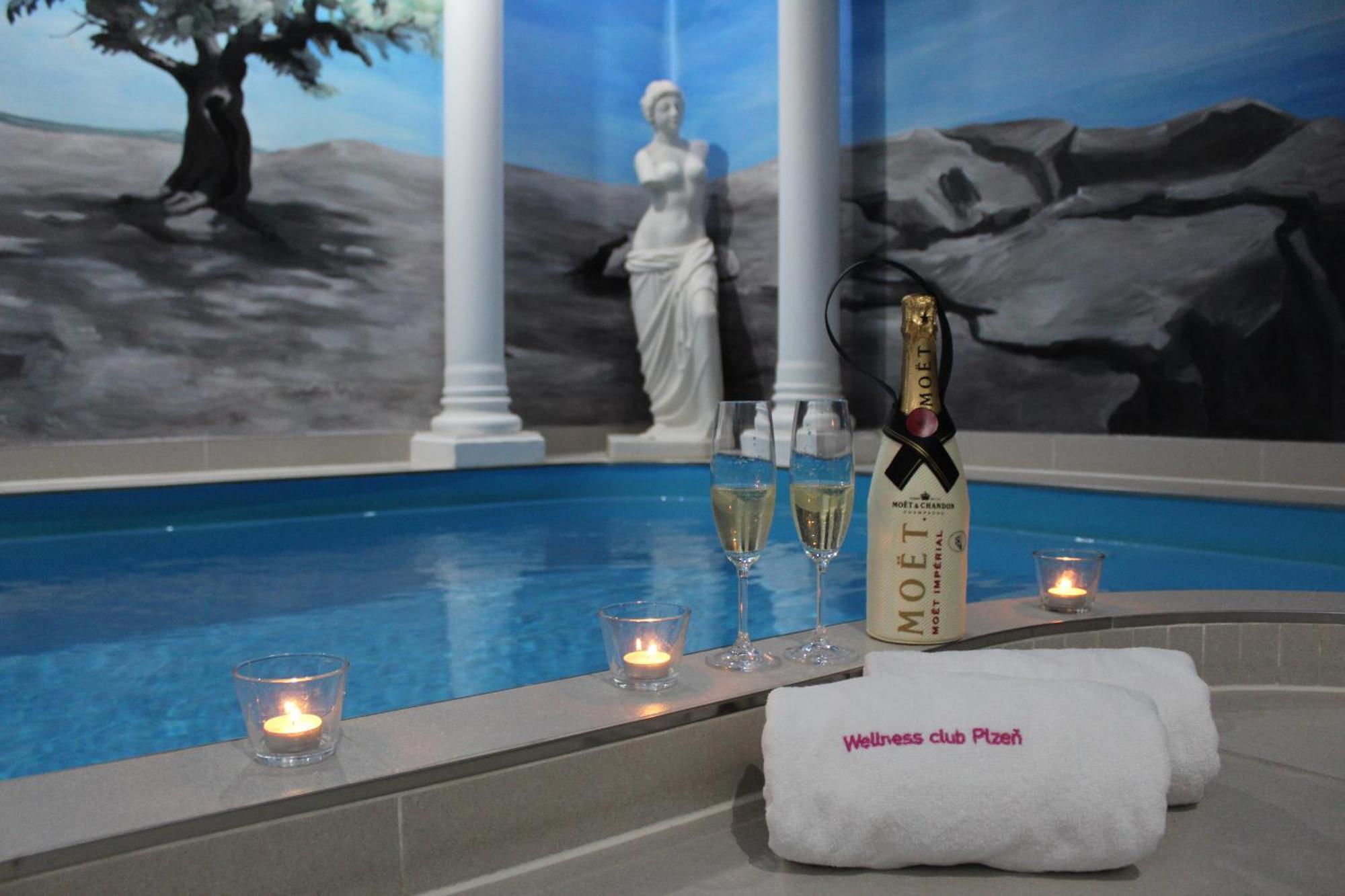 Wellness Luxury Apartment Plzeň Buitenkant foto